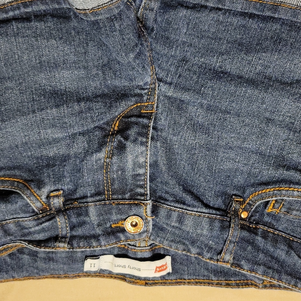 Size 11 Levi Jeans shorts